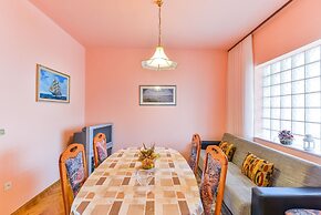Beachfront Apartment Liveri 2