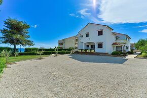 Beachfront Apartment Liveri 2
