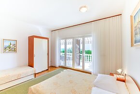 Beachfront Apartment Liveri 2