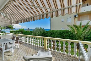 Beachfront Apartment Liveri 2