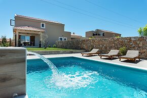 Villa Rea 4 With Heated Pool