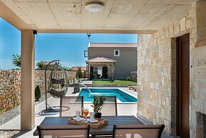 Villa Rea 4 With Heated Pool