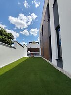Lux Villa Serene With Heated Pool