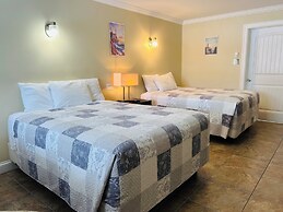 Dolan's Inn & Suites