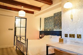 Fourteen Guesthouse