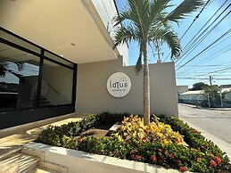 Edificio Lotus - Torices