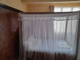 Oasis Guest House Voi