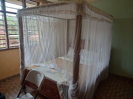 Oasis Guest House Voi