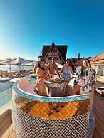 Miracle BeachClub Lux Sunbed&free credit