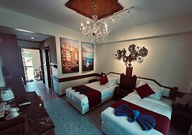 Miracle BeachClub Lux Sunbed&free credit