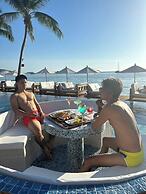 Miracle BeachClub Lux Sunbed&free credit