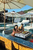 Miracle BeachClub Lux Sunbed&free credit