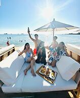Miracle BeachClub Lux Sunbed&free credit