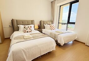 Lakefront 3BRM Holiday Villa in Kunming