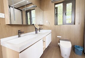 Lakefront 3BRM Holiday Villa in Kunming