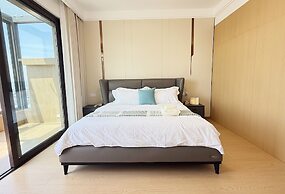 Lakefront 3BRM Holiday Villa in Kunming