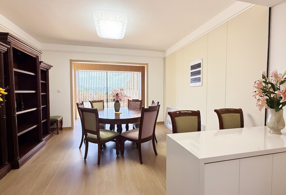 Lakefront 3BRM Holiday Villa in Kunming