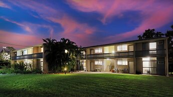 Emerald Gardens Motel and Apartments