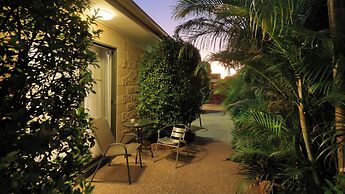 Emerald Gardens Motel and Apartments