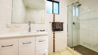 Emerald Gardens Motel and Apartments