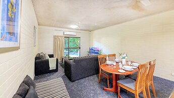Emerald Gardens Motel and Apartments