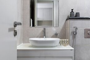 Maison Privee - Refined Studio w/ Top Facilities in Damac Hills