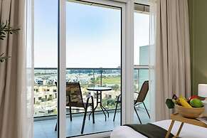 Maison Privee - Refined Studio w/ Top Facilities in Damac Hills