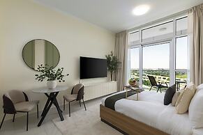Maison Privee - Refined Studio w/ Top Facilities in Damac Hills