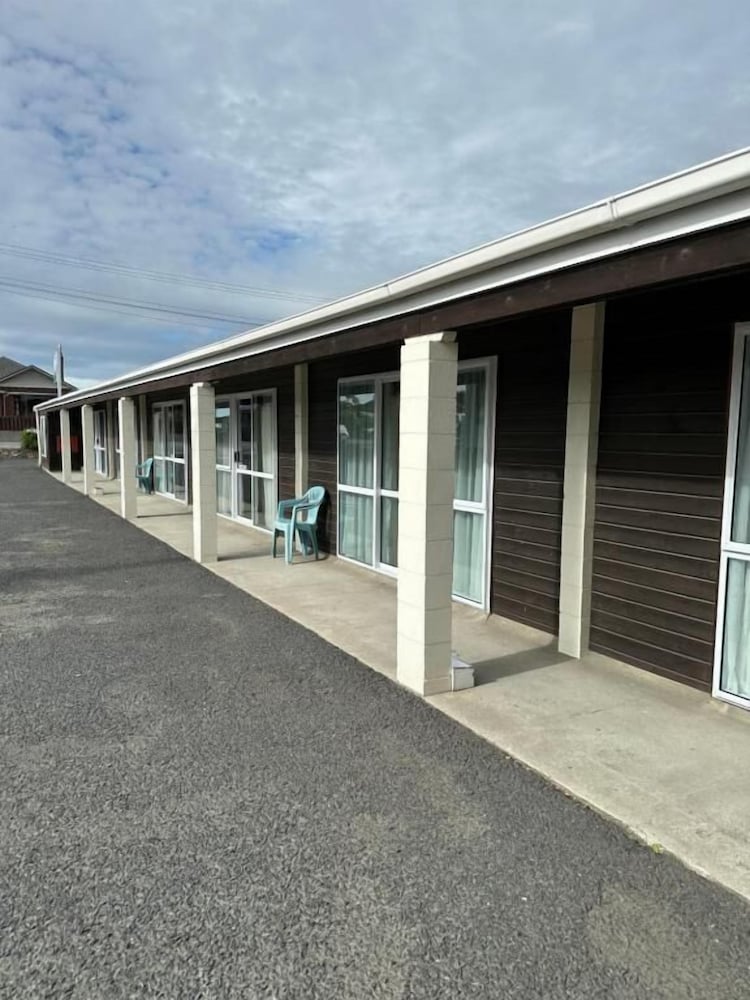 Charlies Motor Lodge