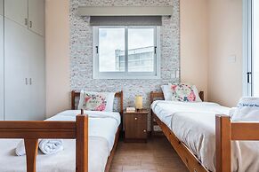 Melograno 2-BR Apt. & Terrace in Larnaca