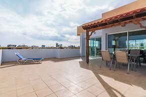 Melograno 2-BR Apt. & Terrace in Larnaca