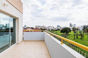 Melograno 2-BR Apt. & Terrace in Larnaca