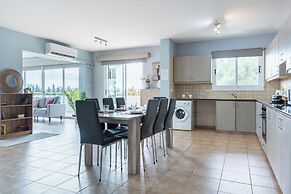 Melograno 2-BR Apt. & Terrace in Larnaca