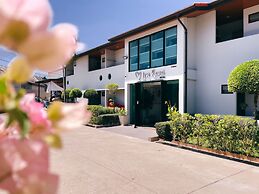 Love Rawai Hotel