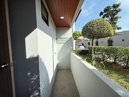 Love Rawai Hotel
