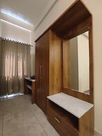 Crown Town Hotel Kalamassery