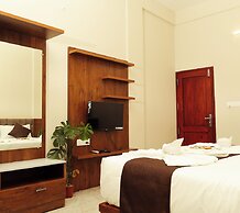 Crown Town Hotel Kalamassery