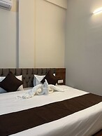 Crown Town Hotel Kalamassery