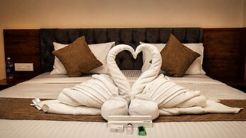 Crown Town Hotel Kalamassery