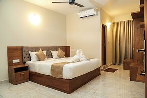 Crown Town Hotel Kalamassery