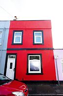 Gloucester-4 Bed Home for Work & Leisure