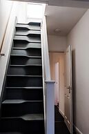 Gloucester-4 Bed Home for Work & Leisure