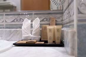 Luxe Grand Hotel
