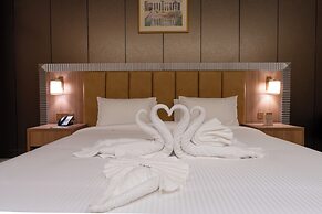 Luxe Grand Hotel