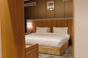 Luxe Grand Hotel