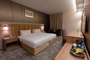 Luxe Grand Hotel
