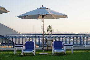 Luxe Grand Hotel