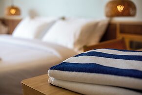 Brand New Prime Spot 1BR Pool Sauna C268