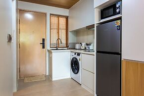 Brand New Prime Spot 1BR Pool Sauna C268