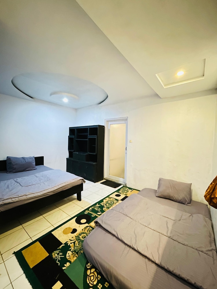 Flamboyan 2 Homestay